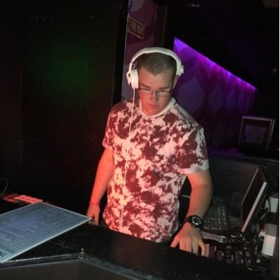 been DJing for the past 4 years and have a love for HOUSE MUSIC✌️Snapchat: craig_djmanning