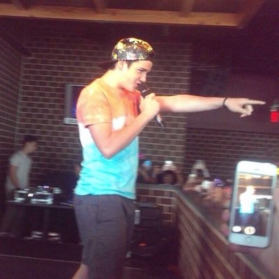 you should follow @fwmcarpenter she just gave you a free follow, rt link in her bio