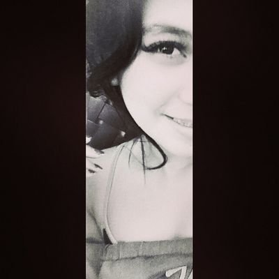 ___Pelinegra's profile picture. Instagram; yelanispolo♡                                                          17