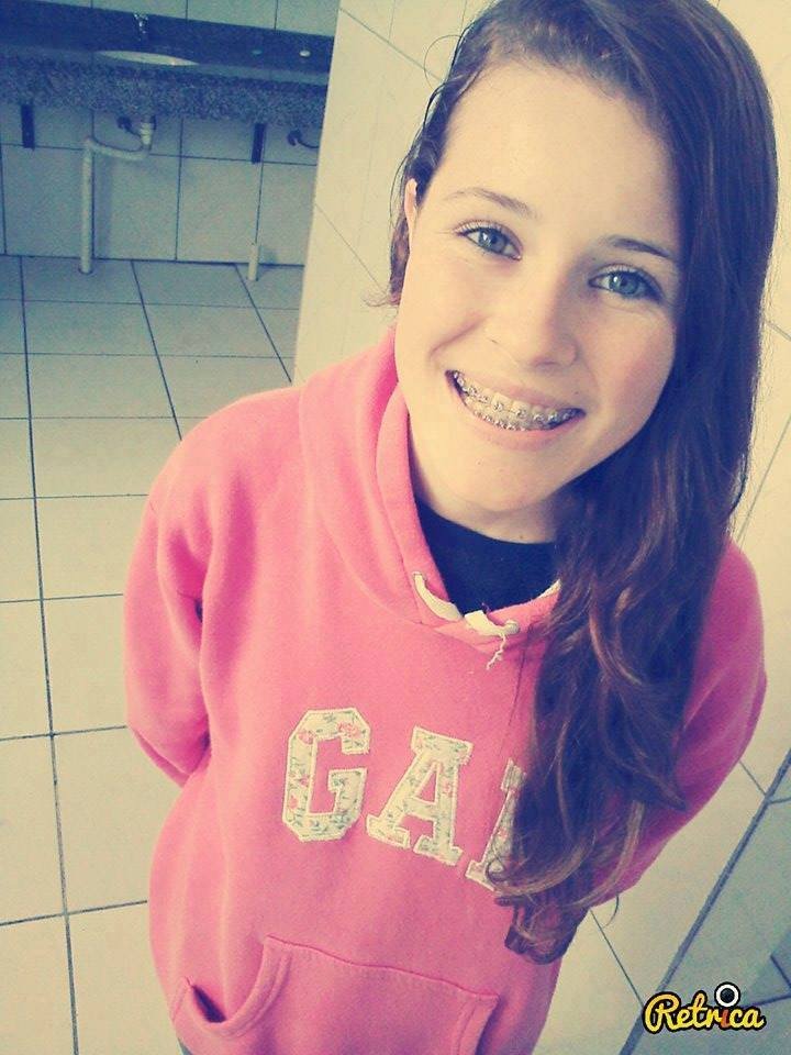 A felicidade se encontra nas coisas mais simples da terra, as vezes a paz de um sorriso pode desarmar uma guerra