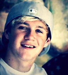 H-hi! (waves some) Me N-N-Niall! P-p-papa @Marcel_nerd23
