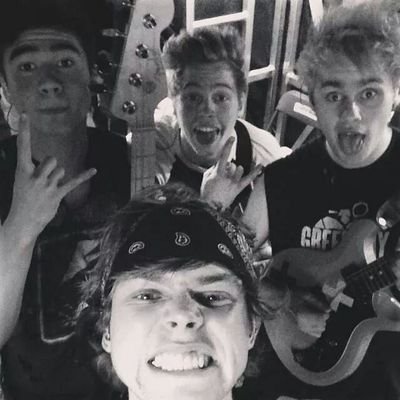 5sos = LIFE!!! Calum, Ashton, Luke, Michael. In love with the drummer.