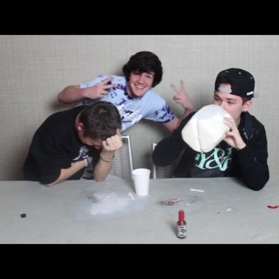 Nash grier, lance210 and jack follows me!! Brent rivera follows my other account @oned_loveerr aarons mom tweeted me!