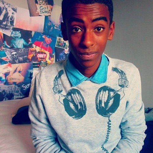 SimonNeverKings's profile picture. Chris Brown - Loyals Snapezz: Simon Brezy Instagram Follow please: Simon Raiders