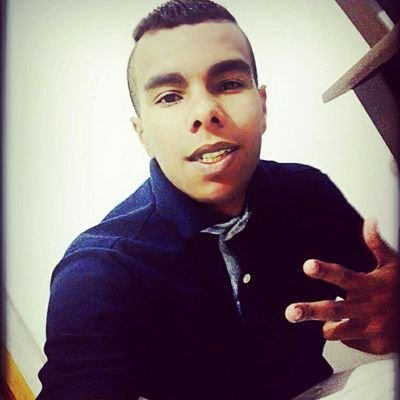 954280755   Whats.      Que vire tradição acordar todos os dias com o coração leve, sorriso nos lábios e vontade de espalhar coisa boa por ai ....