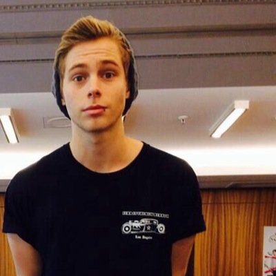 Lexy. i like a band with 4 strange boys (classical 0/4) he told me he liked my shot/ Lucas Hemmings tho
