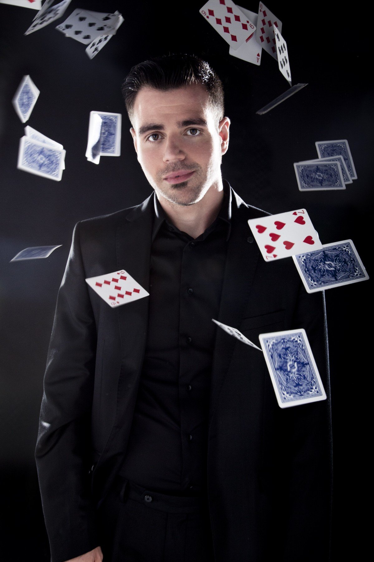 Daniel Heis: Mago polifacético que os sorprendrera con magia y diversión. ¿te gusta la magia?