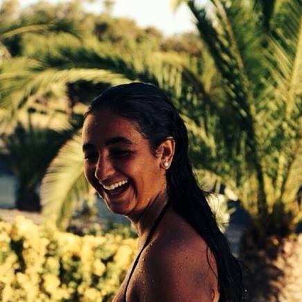 Joana Geada, mais conhecida como Geada, nasceu a 17 de Out de 1991 e é das poucas pessoas que leva isto quase a sério e põe uma biografia.