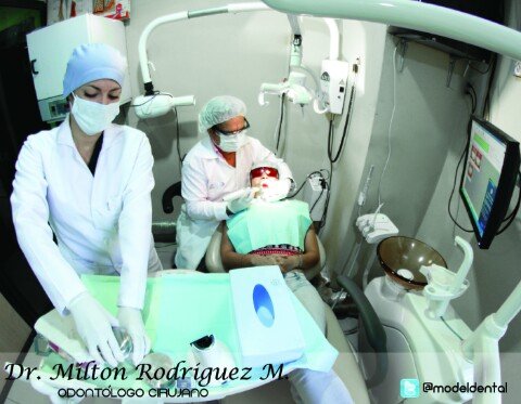 Clínica Odontológica DENTAL MODEL, Cdla. kennedy vieja Dr. Juan Heinert (calle8va. Oeste) 909 y Av. San Jorge Of. #2. Telfs: 04-5019940 - 0993320087
