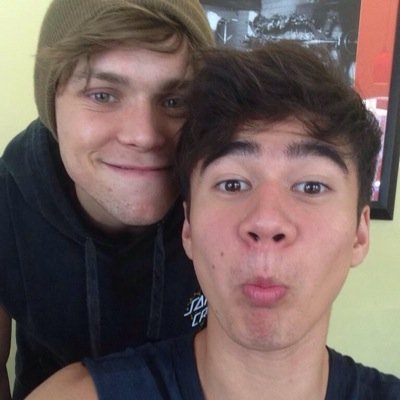 this is a free follow, follow @Rama5SOS instead she does 5SOS polls, imagines and snaps, turn her notifications on so you don't miss out ~