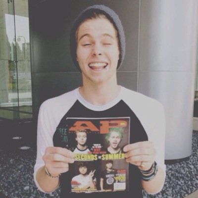 trying to spread good vibes within the 5sos family // free follow from @xpunklashtonx :)