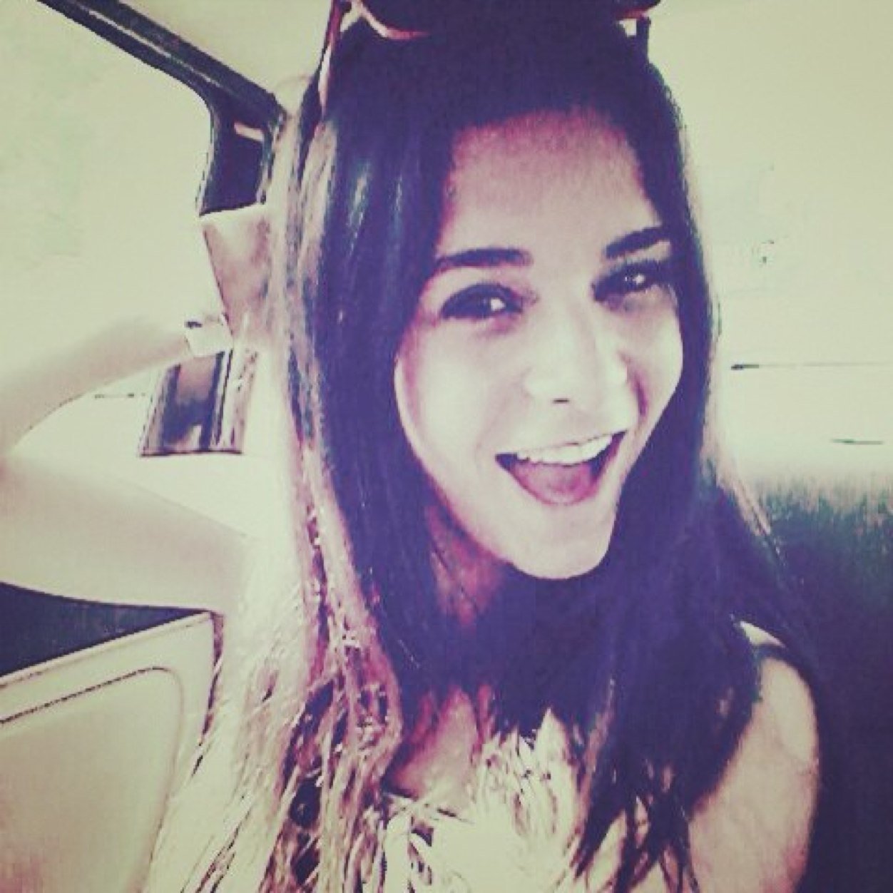 JUST BE YOURSELF! Please follow me and i will follow back! :))