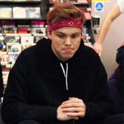 Free follow from @rainbowsmuke because ilysm