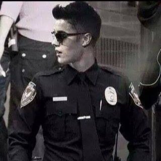 JUSTIN BIEBER IS MY IDOL AND NOONE CAN CHANGE THAT! 3 @justinbieber