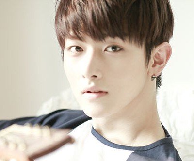 yixingshuai_'s profile picture. FREE FOLLOW FROM @FLUFFYIXlNG