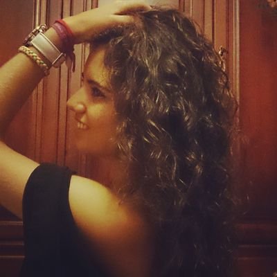 Alegre y optimista. Pianista en Grado Superior. Todo lo que sucede, sucede por alguna razón.