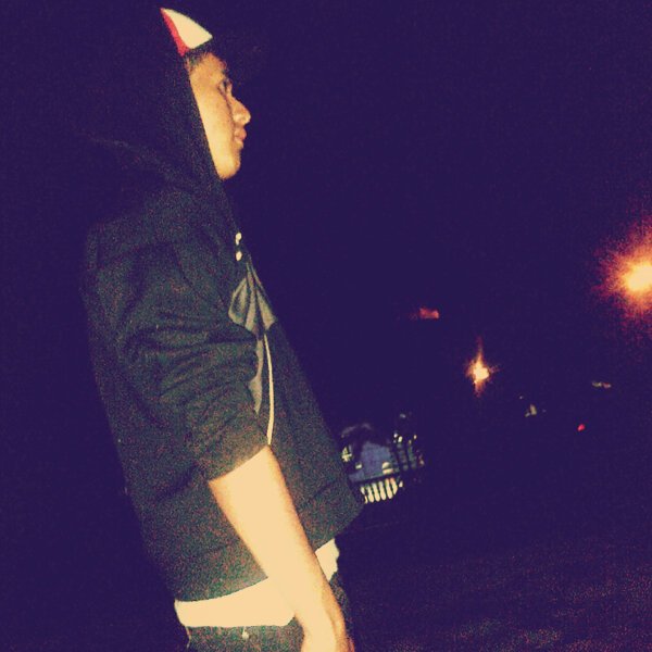 skateboard ╰o──o╯