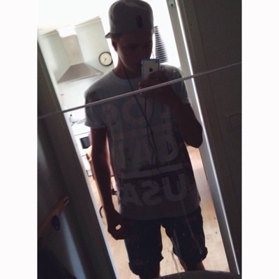 16 // instagram @henrywjo