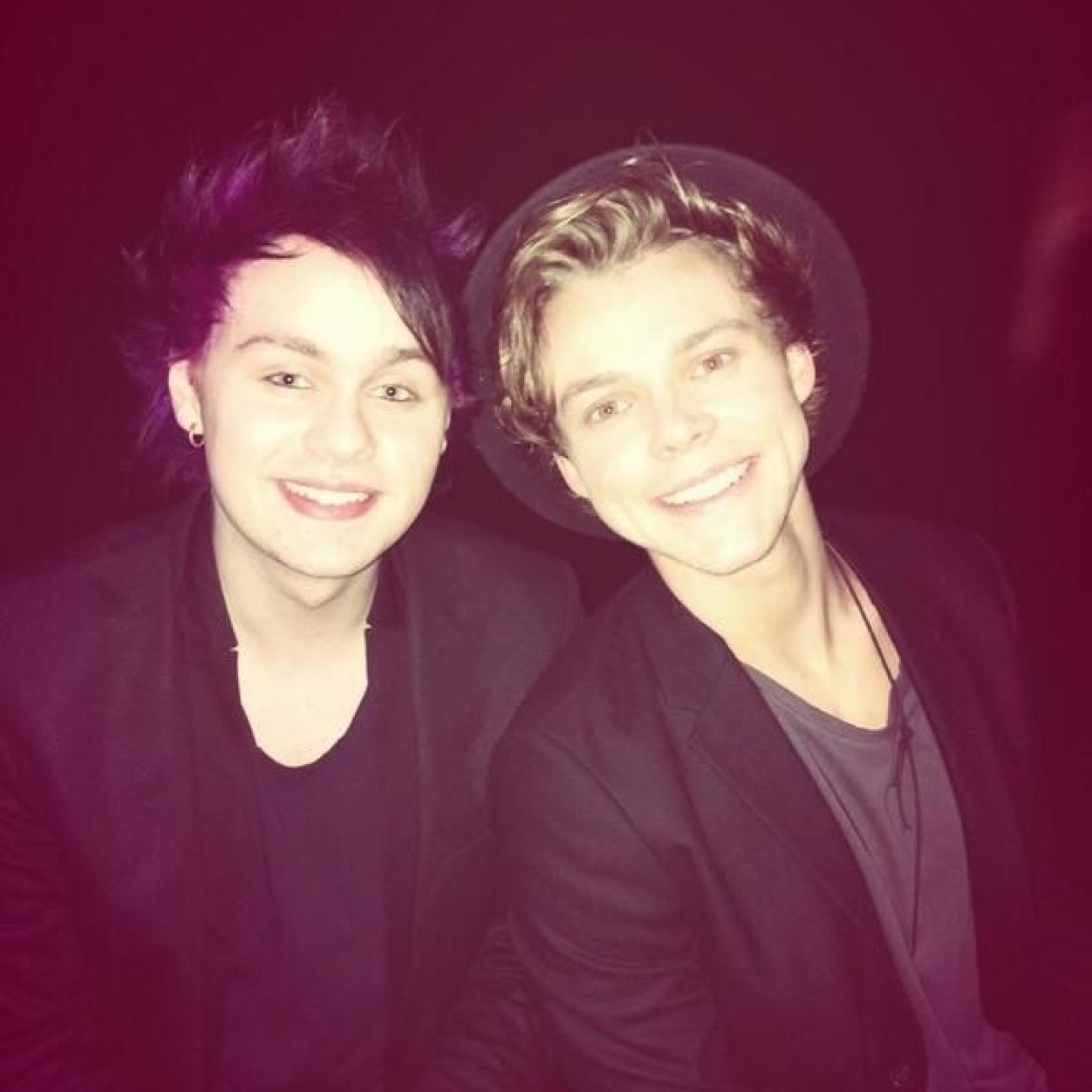 Im a fan of 5SOS i love you guys so much!!! I cant wait till your tour in 2015 ROCK OUT WITH YOUR SOCKS OUT!! Ive got tickets right at the front Love you luke x