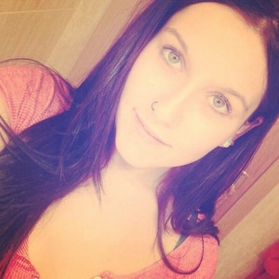 Dando guerra desde 1998 / amar con cabeza, pensar con el corazón. Felicidad dependida de mi misma/ NADA IMPOSIBLE.