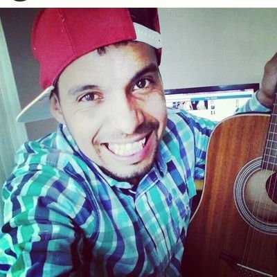 meu nome é Diego Monthana sou musico na carreira solo .