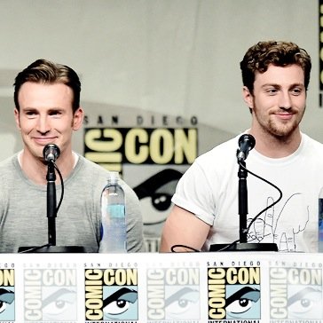 »three little clints sat on my window
And they told me to join the marvel fandom«
||writer for @thors_helmet and @wandamaximoff__ ||