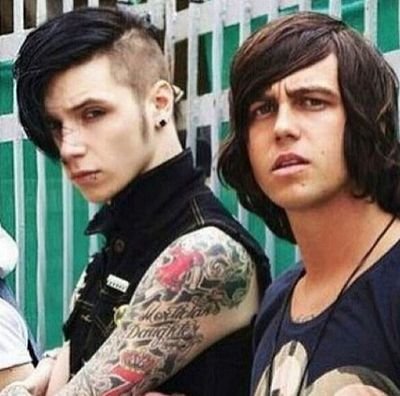 music is love, music is life! mcr, bvb,sws,ptv and a lot more :)