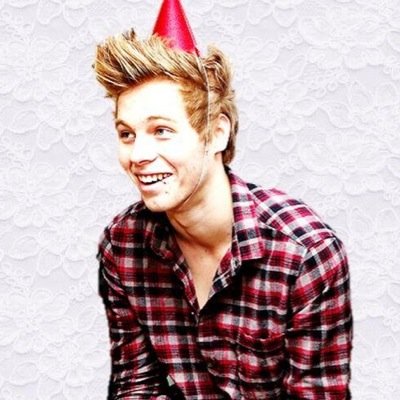luke definitely thinks youre hot @otherbands