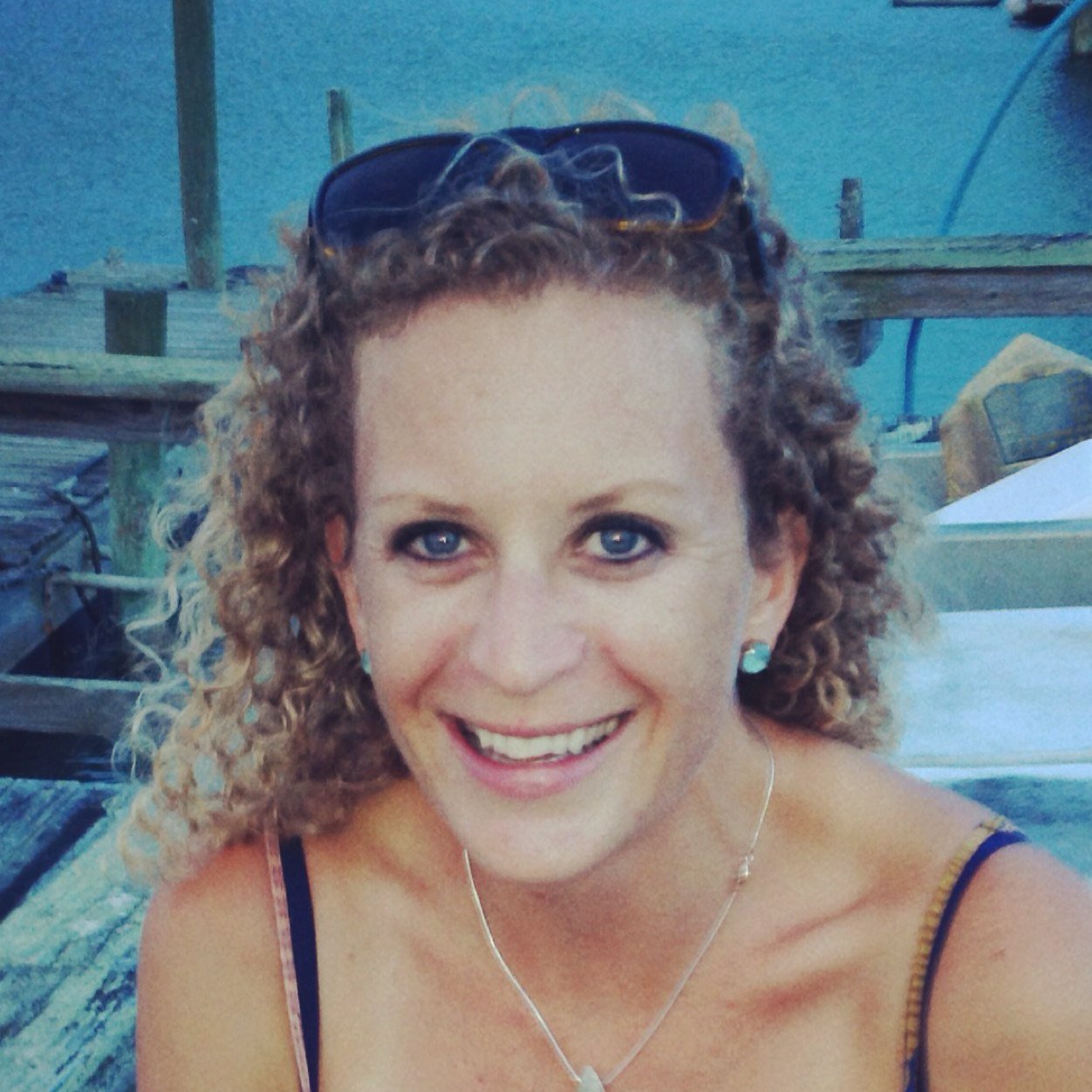 Did you say snack? Director of Impact @obviouslee, Surfrider Chs Chapter former Chair & Super Volunteer, Ocean, Nature and Fly Fishing Obsessed.