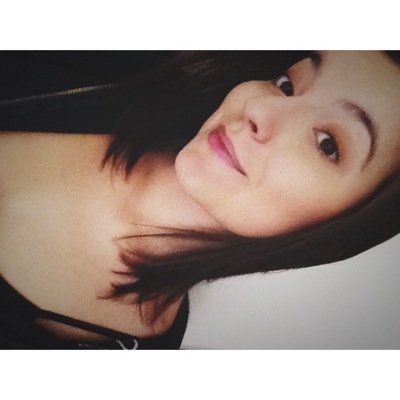 Eu gosto de olhos que sorriem, de gestos que se desculpam, de toques que sabem conversar e de silêncios que se declaram.