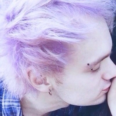 Follow my main @CrudeClifford 

 #5SOSand1043