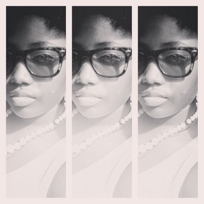 17
Lia Edwards 
God first! 
IG: 96lia_edwards
Snapchat: phat.96
Kik: buyenya