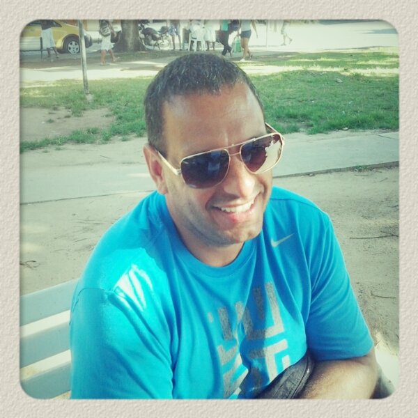 danplatia's profile picture. Autodidacta