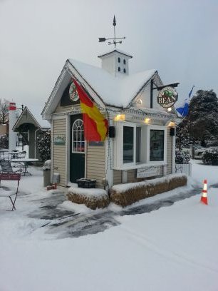 Bean is located between Harrison and Washington, next to the Easton Market House and Brightwell Restaurant. 6:30 to 5pm m-sat. Sun 8-2. Bring-it!:))
