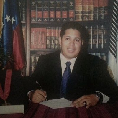 Divorcios y repartición de bienes.redacción de documentos para compra y venta de vehículos, inmueble.Defensa laboral de trabajadores.apostilla de documentos.
