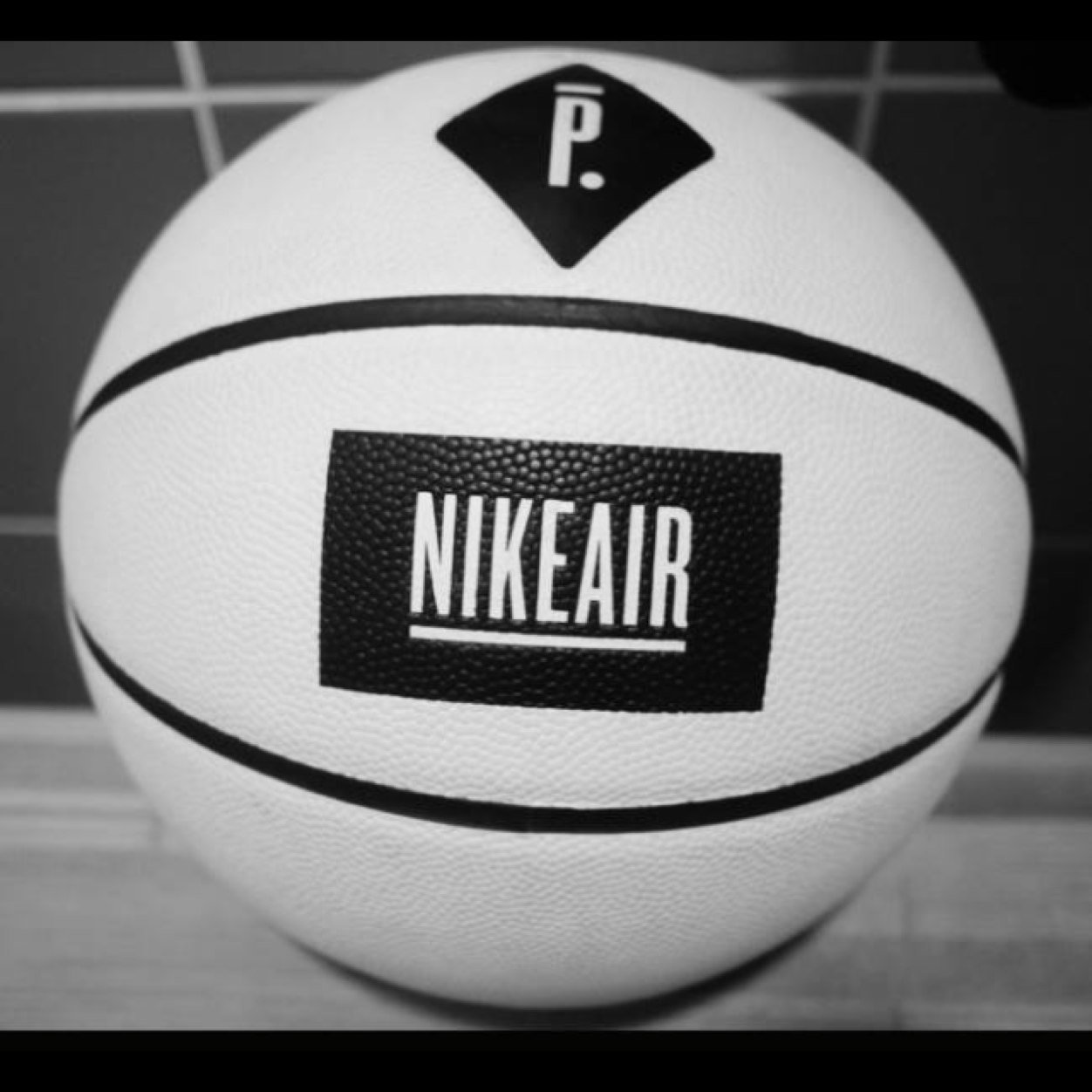 ne_bils's profile picture. Sneakerslover from Paris IG : NÉ_BILS