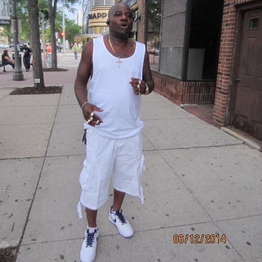 showcase the hottest rapper alive