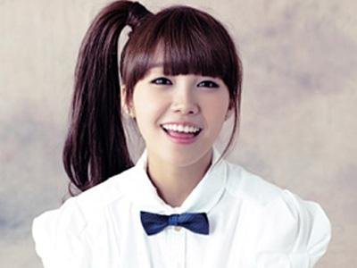 Acc lain @Neko_FAR||Jung Eun-ji (Korean: 정은지; born Jung Hye-rim, August 18, 1993), is a South Korean idol singer/dancer and actress.||Saeng:@89s_Kitye