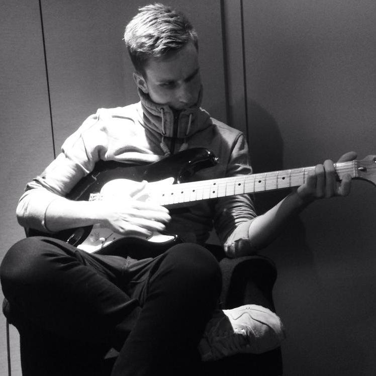 myliferotteveel's profile picture. Rotteveel†Amante de la música electronica♡.||Follow me, I follow back||EDM.