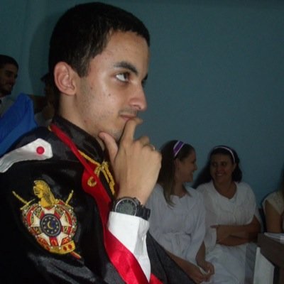 Não tenho muito o que fala de mim. Me segui e conferi você mesmo(a)