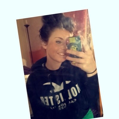 z0exox's profile picture. ~follow for a follow:)