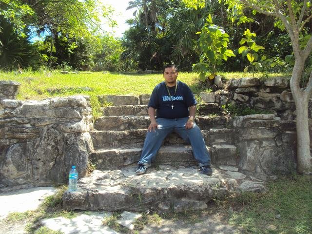 soy un chavo carismatico, sociable, que le gusta mucho conocer personas y lugares de mexico.