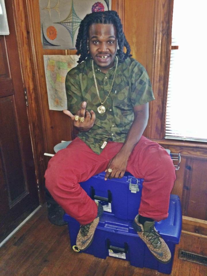 Fukc a hata get money fukc a thirsty hoe fukc a hoe nigga 100 niggas n my circle rip my bra rip lil wiggins rip reez get money Brown Acrez.