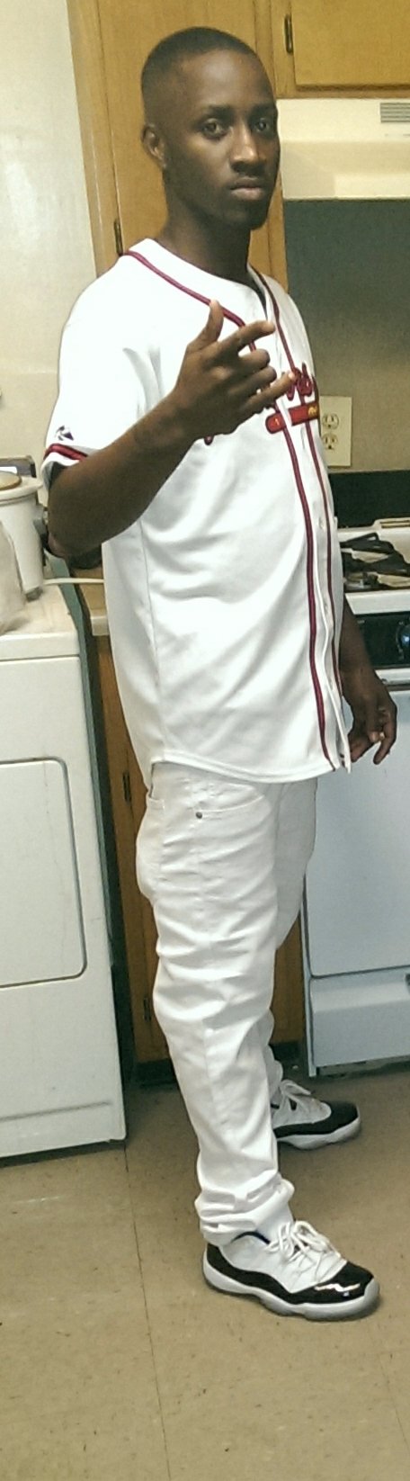 all of my niggas gone eat , none of my niggas gone starve !