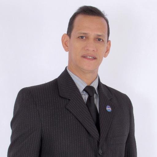 Sou uma pessoa Acredita que tudo é Possível e que se Realmente você tiver a Fé para Transpor os Obstáculos que a Vida lhe impõe com Certeza Alcançará o Sucesso.