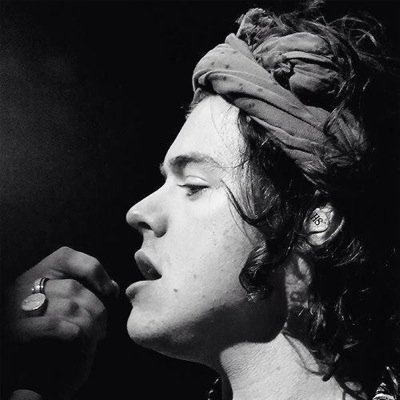 hi! heres a free follow, in return please follow @1DMetanloTodo!
