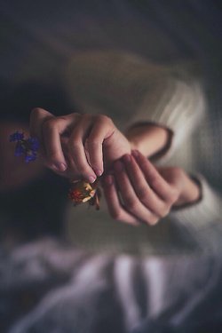 مغلق