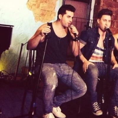 MIS IDOLOS❤️ @SinSalida El mejor duo romantico de España....SEGUIDLOS!!
