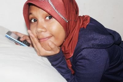 I'm Asthmatics | ♥Allah swt, ♥Myself, ♥Myfams, ♥ To write | Dycal's addict, humorous, Imaginative | Marine Science at the University of Pattimura