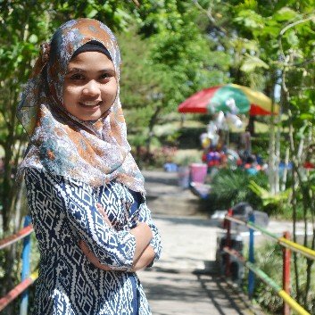 Aqoemetta's profile picture. buruh tinta seadanya. suka motret tapi jarang mau buat dipotret.